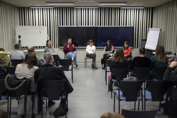 Jamba Prizma: Crip Camp filmvetítés és kerekasztal-beszélgetés 2022. december 3-án, a fogyatékkal élő emberek világnapján, Budapesten, a CEU-n. A kerekasztal-beszélgetés résztvevői: Hegedűs Máté (Budapest Pride), Dés Julcsi (Haver), (Uccu), Molnár Zóra (Jamba), moderátor: Boncsér Sára (Jamba)